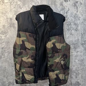 H&M camo vest